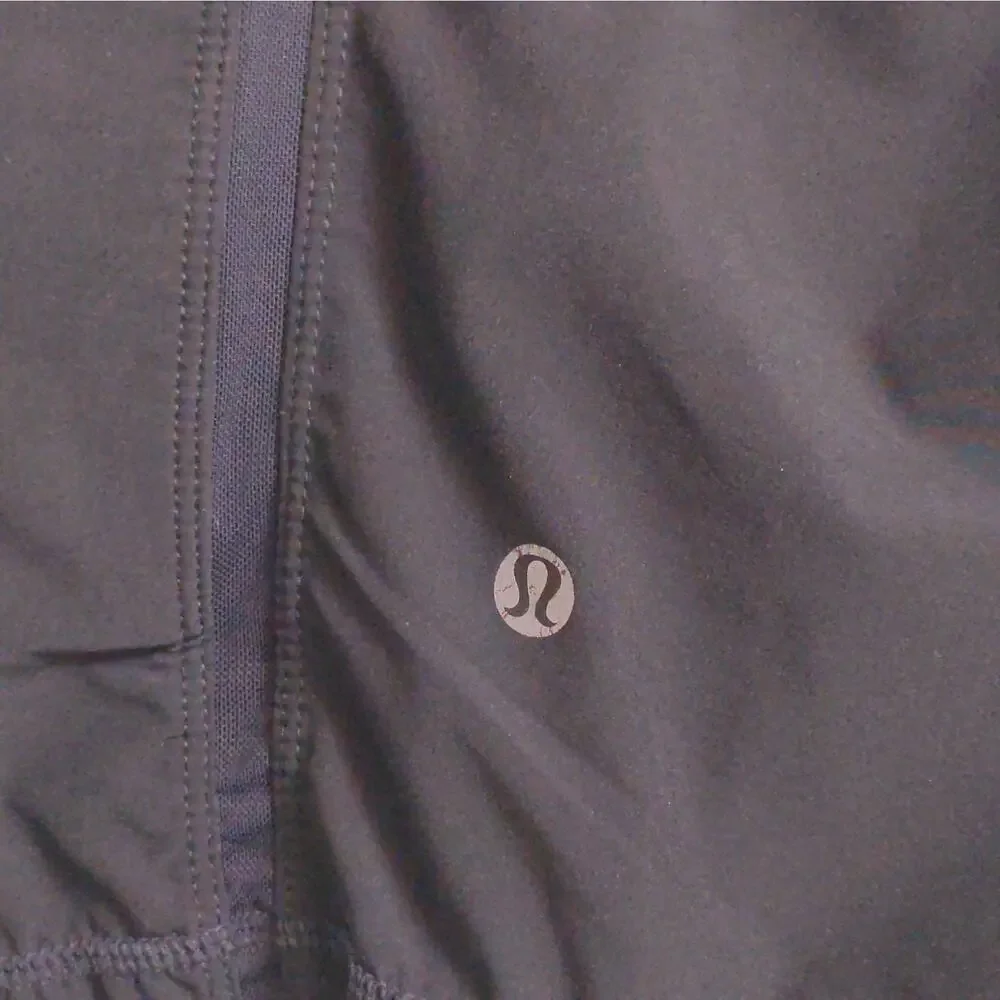 Lululemon Womens Athletic Shorts Black Stretch Elastic Waist Drawstring L